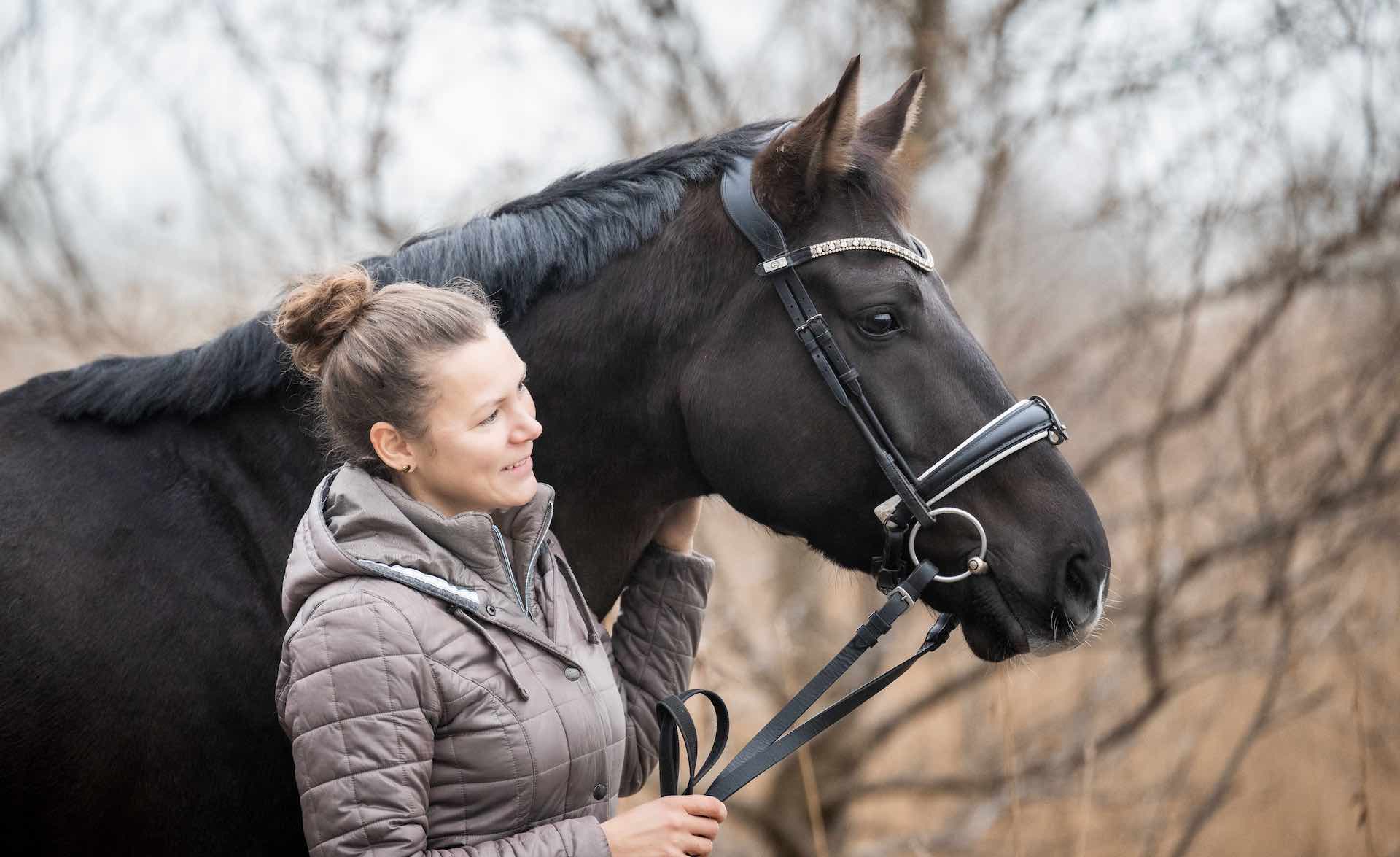 Birte Ewaldsen mit Pferd